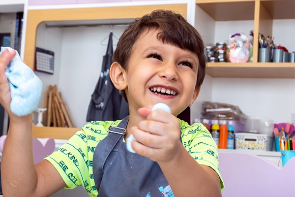 اهمیت خمیر بازی برای تقویت خلاقیت کودکان