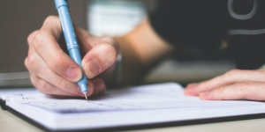 راهنما و تقلب بازی اسم فامیل | حریفات رو شکست بده!