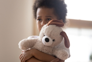 علل و نشانه‌های استرس و اضطراب در کودکان و راه‌های درمان آن