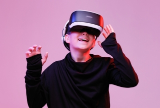 چگونه بازی کامپیوتری هیت‌من به واقعیت مجازی (VR) راه یافت؟