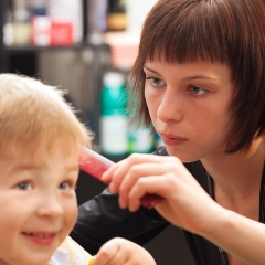 چگونگی کوتاه کردن موی کودک در خانه