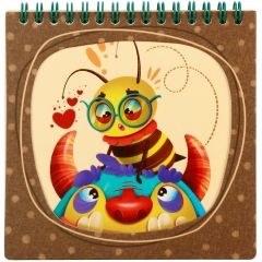 نوت بوک و دفترچه یادداشت مربعی فانتزی 14 × 14 طرح دیبی و زنبورک آوات